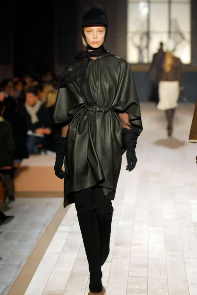 Look 11
